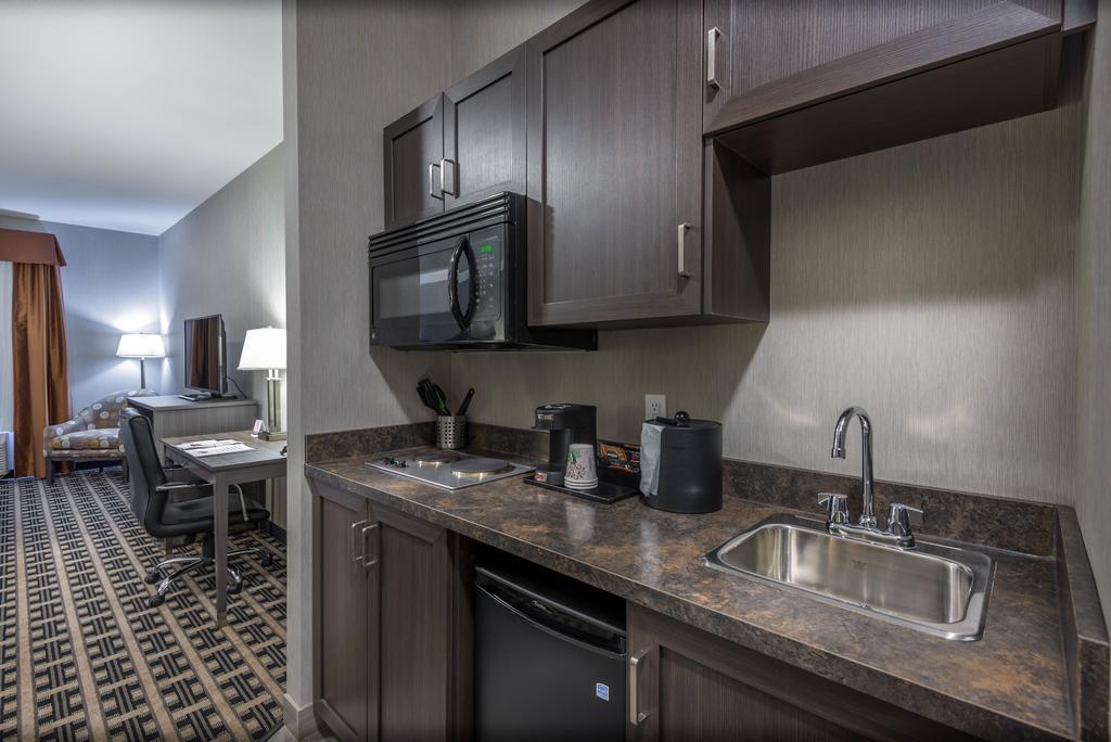 Timber Ridge Inn And Suites Fox Creek ห้อง รูปภาพ