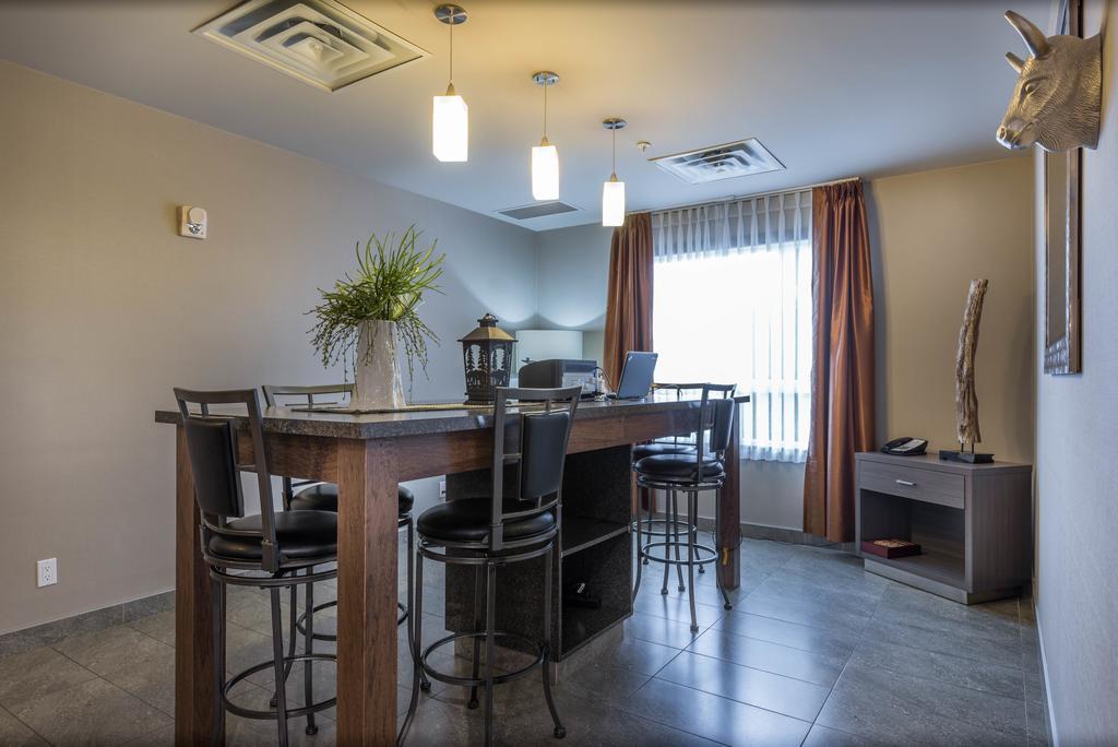 Timber Ridge Inn And Suites Fox Creek ภายนอก รูปภาพ