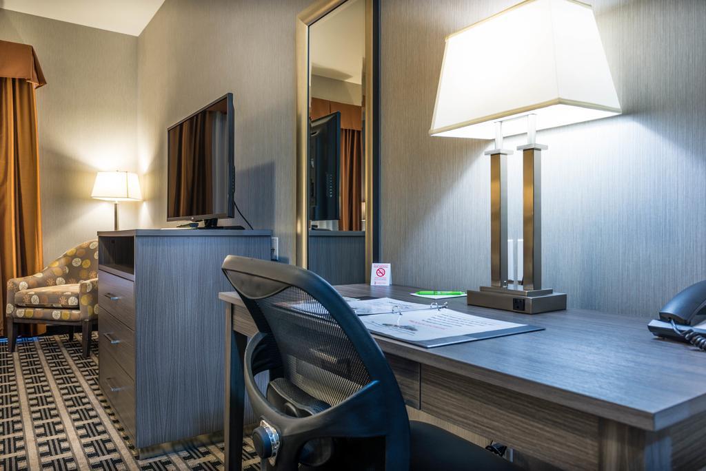 Timber Ridge Inn And Suites Fox Creek ห้อง รูปภาพ